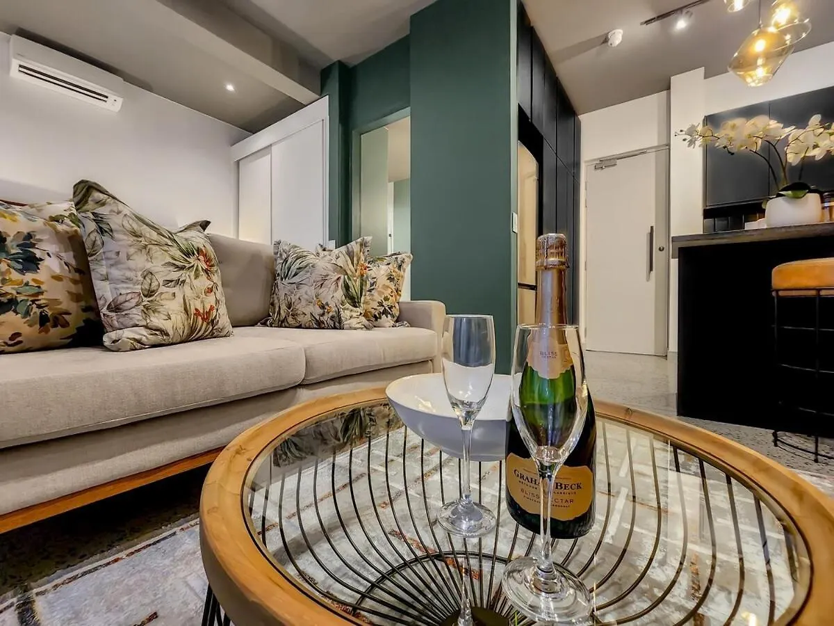 Upmarket And Stylish Apartment With Rooftop Pool. Cape Town South Africa