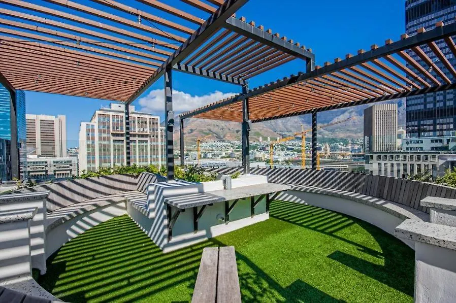 Upmarket And Stylish Apartment With Rooftop Pool. Cape Town South Africa