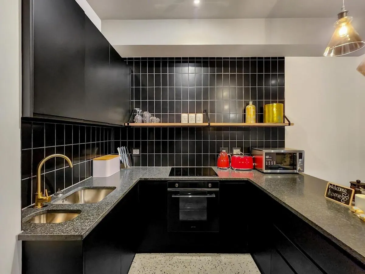 Upmarket And Stylish Apartment With Rooftop Pool. Cape Town 0*,  South Africa